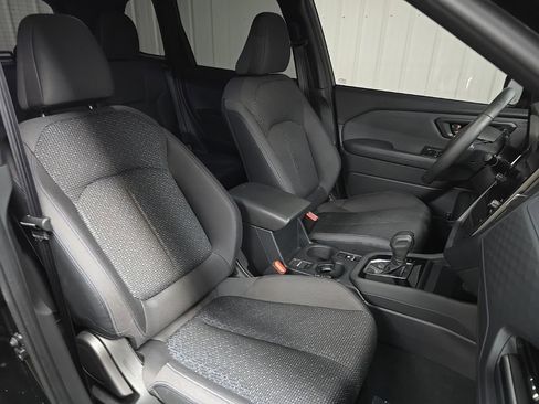 Used 2025 Subaru Forester Premium image 18