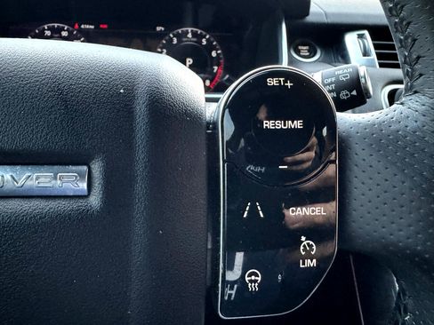 Used 2019 Land Rover Range Rover Sport HSE image 32