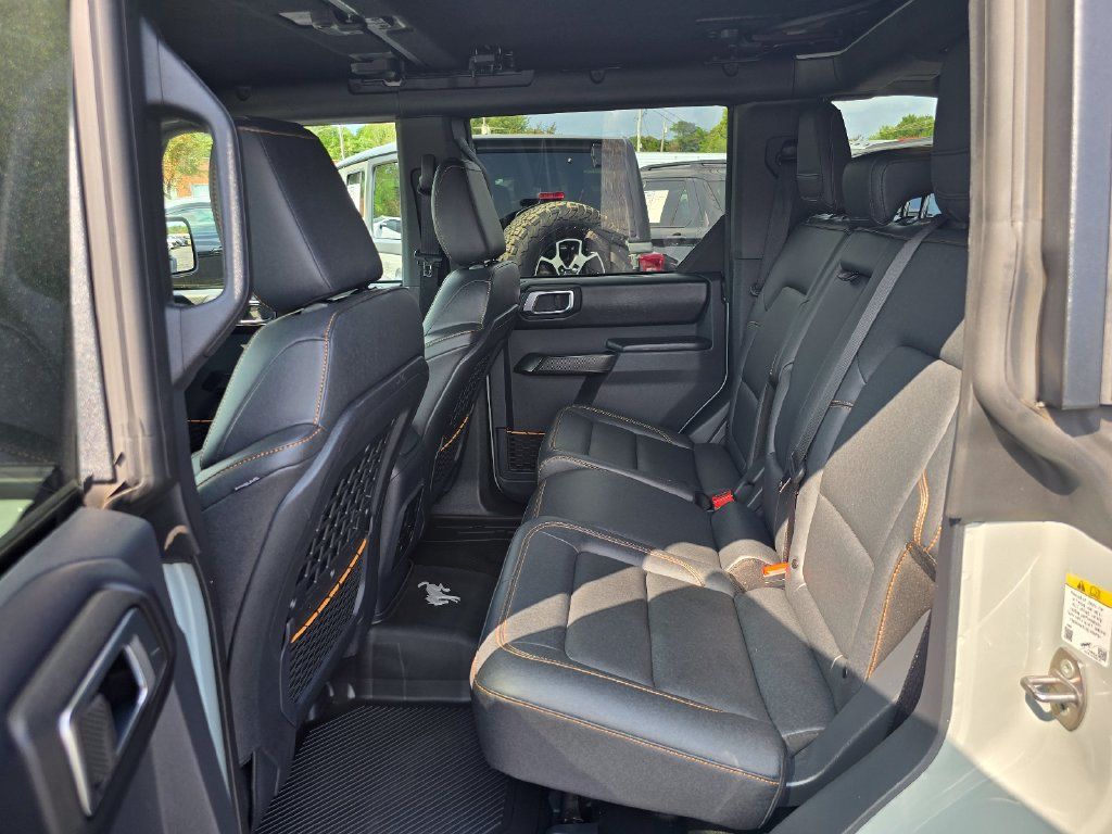 Used 2024 Ford Bronco Badlands AWD/4WD image 10