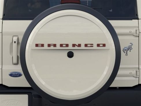 New 2026 Ford Bronco Outer Banks w/ Sasquatch Package AWD/4WD image 24