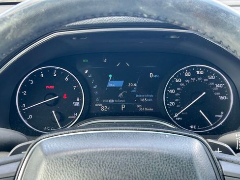 Used 2019 Toyota Avalon XSE image 32