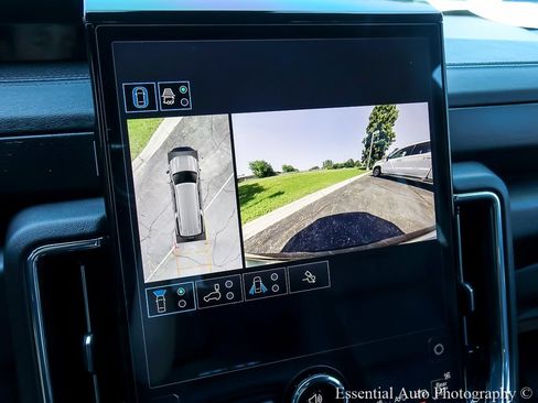 Certified 2025 GMC Yukon XL Denali AWD/4WD image 24