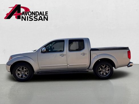 Certified 2019 Nissan Frontier SL RWD image 2