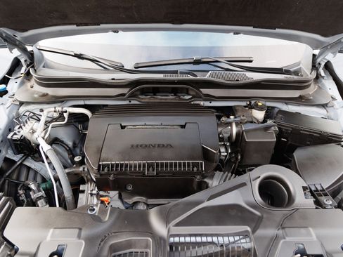 Used 2024 Honda Pilot Touring image 15