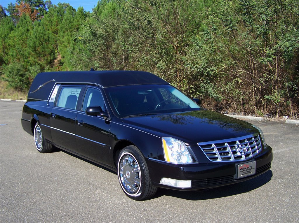 Used 2009 Cadillac DTS Hearse FWD image 1