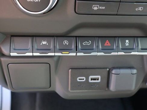 Certified 2026 Chevrolet Silverado 1500 Custom AWD/4WD image 32