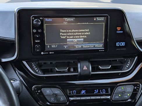 Used 2018 Toyota C-HR XLE image 32