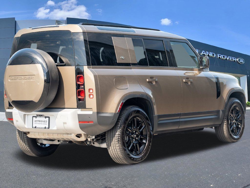 Used 2024 Land Rover Defender 110 S AWD/4WD image 4