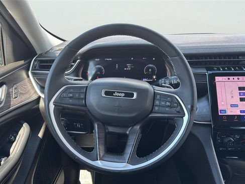Certified 2023 Jeep Grand Cherokee Limited AWD/4WD image 24