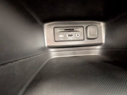Used 2023 Chevrolet Equinox RS w/ RS Leather Package FWD image 25