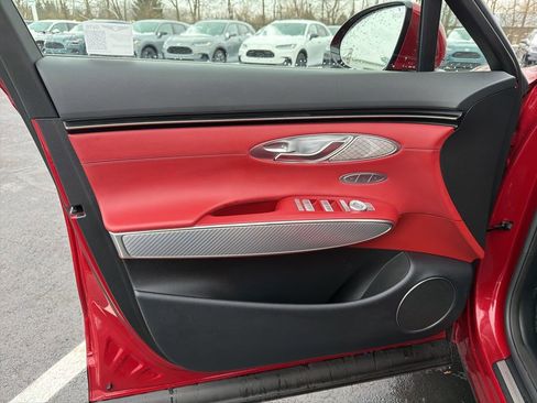 Used 2025 Genesis GV70 3.5T Sport image 19