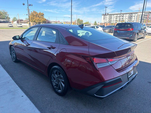 Used 2024 Hyundai Elantra SEL FWD image 5