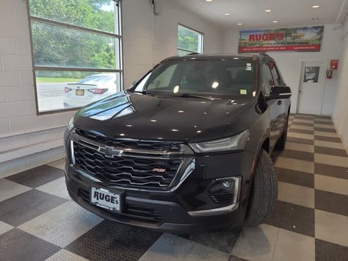 Used 2023 Chevrolet Traverse RS w/ LPO, Floor Liner Package AWD/4WD image 2