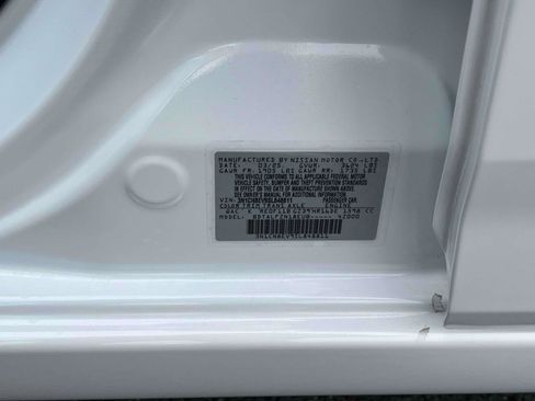 Used 2025 Nissan Versa SV w/ Trunk Package image 9