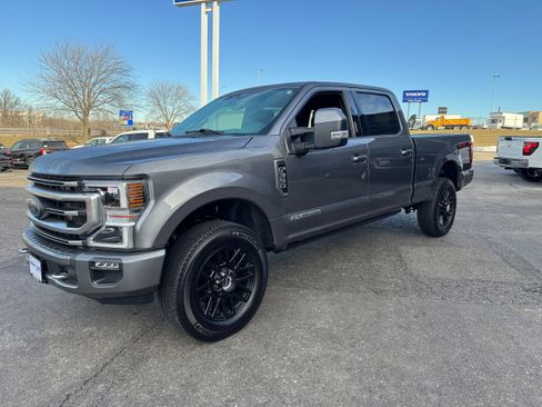 Used 2022 Ford F350 Platinum w/ FX4 Off-Road Package image 6