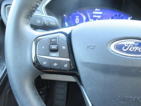 Used 2022 Ford Escape SEL w/ Technology Package FWD image 22