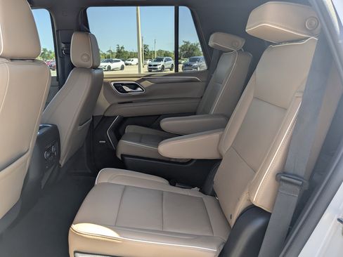 Used 2021 Chevrolet Tahoe Premier w/ Premium Package RWD image 18