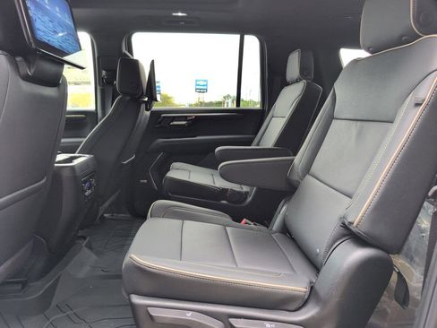 New 2026 Chevrolet Suburban Premier RWD image 33