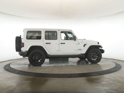 Used 2025 Jeep Wrangler Sahara 4xe image 6