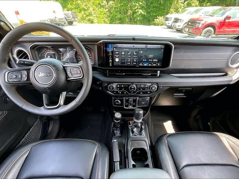 Used 2025 Jeep Gladiator Sport w/ Premium Package AWD/4WD image 15