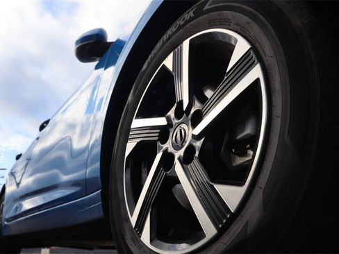 Certified 2025 Nissan Sentra SV image 9