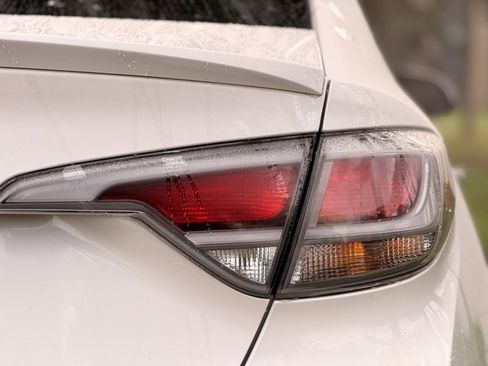 Used 2017 Hyundai Sonata Limited w/ Ultimate Package 02 image 15