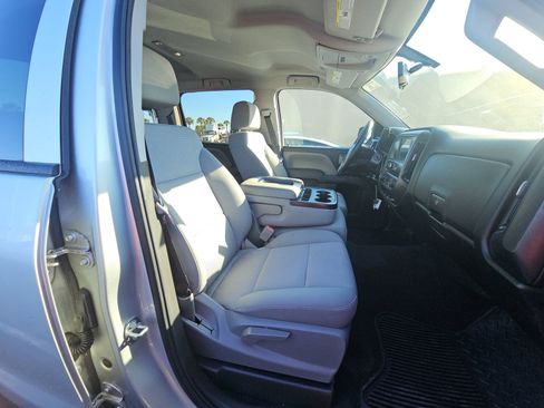 Used 2018 Chevrolet Silverado 1500 Custom w/ Custom Value Package image 13