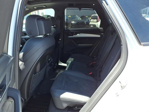 Used 2024 Audi Q5 e Prestige w/ Prestige Package AWD/4WD image 12