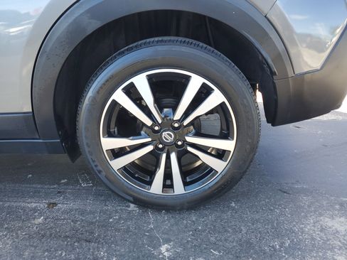 Used 2019 Nissan Kicks SV w/ Exterior Package image 32