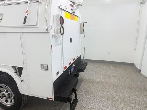 Used 2015 Chevrolet Silverado 3500 W/T image 11