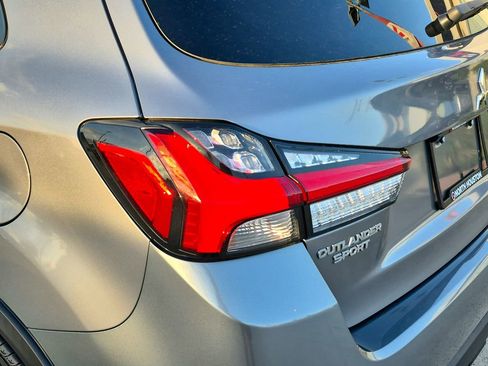 Used 2022 Mitsubishi Outlander Sport ES FWD image 11