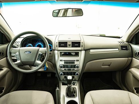 Used 2010 Ford Fusion SE FWD image 4