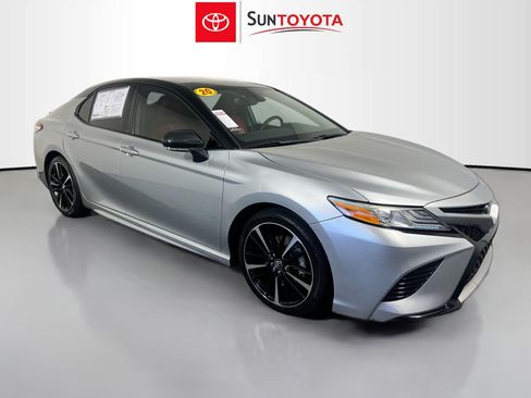 Used 2020 Toyota Camry XSE FWD image 1