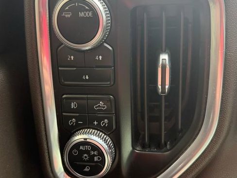 Used 2022 GMC Sierra 2500 SLE w/ SLE Value Package; image 17