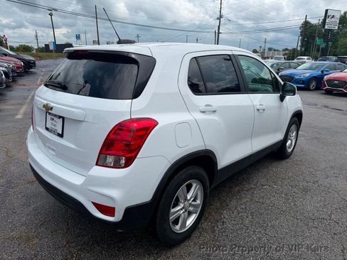 Used 2020 Chevrolet Trax LS w/ Tint and Cruise Package FWD image 5