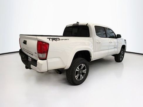 Used 2017 Toyota Tacoma TRD Sport w/ Tow Package image 6