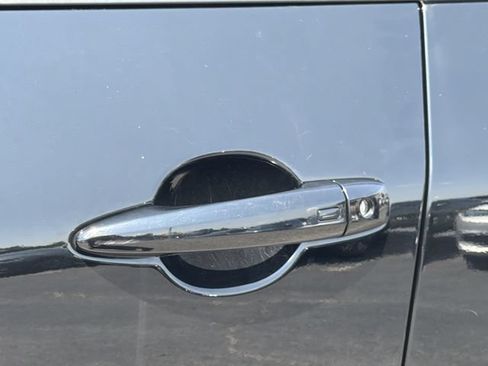 Used 2025 Nissan Rogue SV FWD image 11