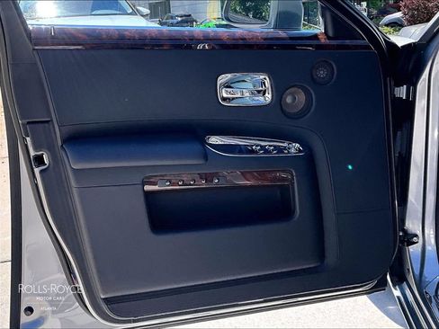 Used 2016 Rolls-Royce Ghost RWD image 20