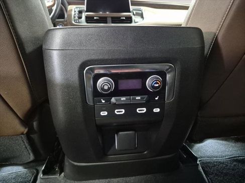 Used 2023 Chevrolet Tahoe High Country w/ Advanced Technology Package image 22