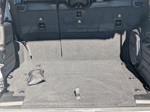 Used 2023 Jeep Wrangler Altitude image 34