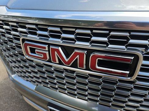 Used 2024 GMC Yukon XL Denali RWD image 29