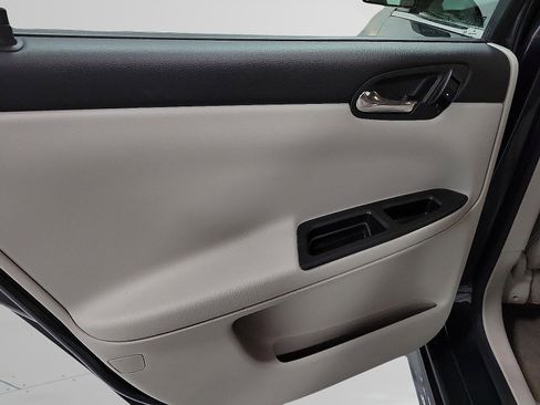 Used 2016 Chevrolet Impala LTZ FWD image 10