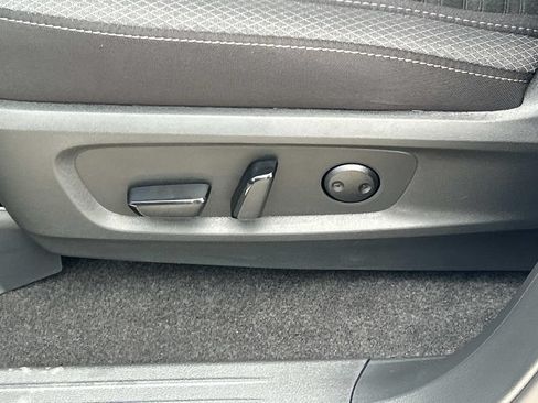 New 2026 Nissan Pathfinder SV w/ SV Premium Package FWD image 17