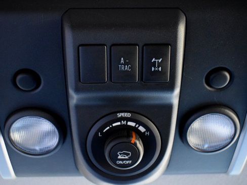 Used 2014 Toyota FJ Cruiser 4WD w/ Convenience Package image 27