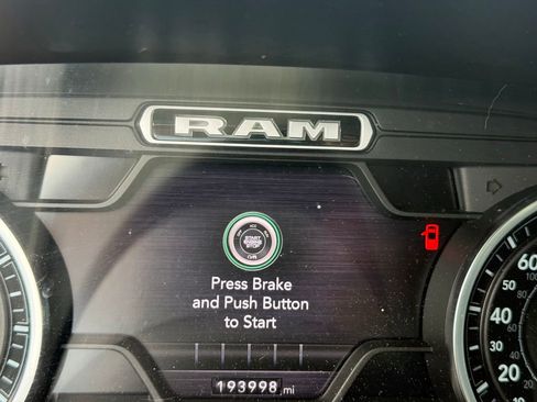 Used 2019 RAM 1500 Big Horn AWD/4WD image 15
