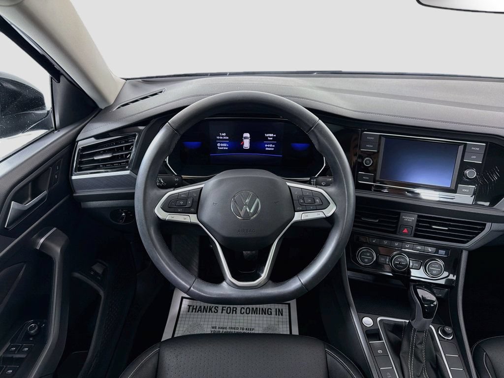 Used 2024 Volkswagen Jetta SE w/ Panoramic Sunroof Package FWD image 20