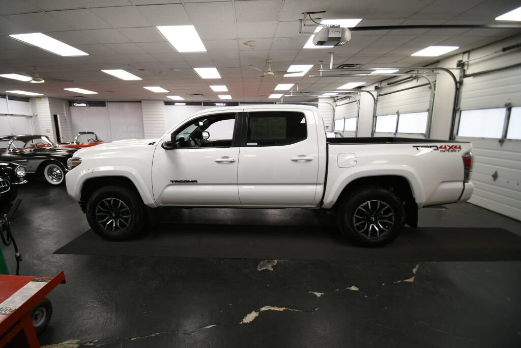 Certified 2023 Toyota Tacoma TRD Sport w/ Advanced Technology Package AWD/4WD image 5