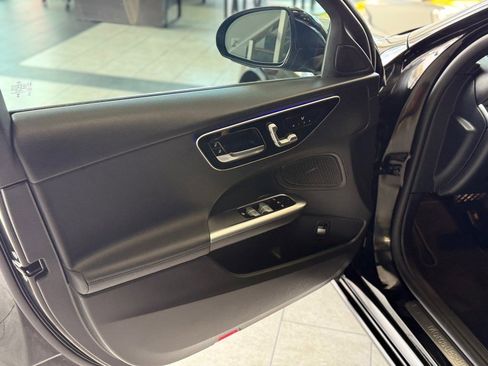 Used 2025 Mercedes-Benz C 300 4MATIC Sedan image 17
