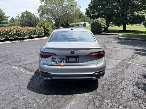 Used 2023 Volkswagen Jetta Sport FWD image 6
