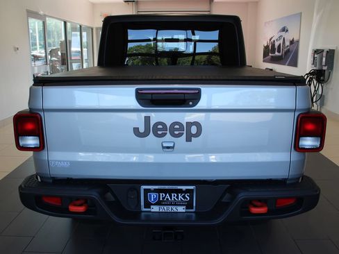 Used 2023 Jeep Gladiator Mojave w/ Cold Weather Group AWD/4WD image 28